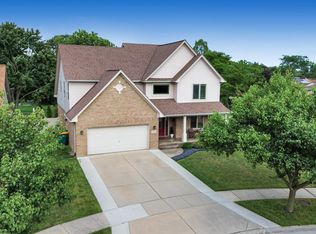 27347 Lilly Ct, Brownstown, MI 48183