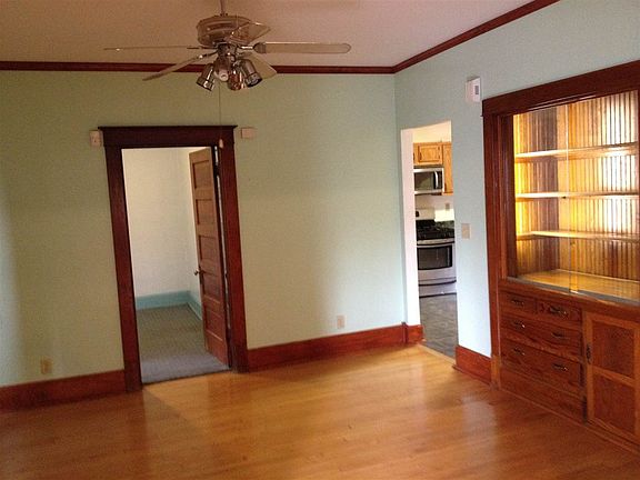 4th image of 943 Kishwaukee St