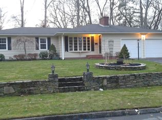 510 Red Chimney Dr, Warwick, RI 02886