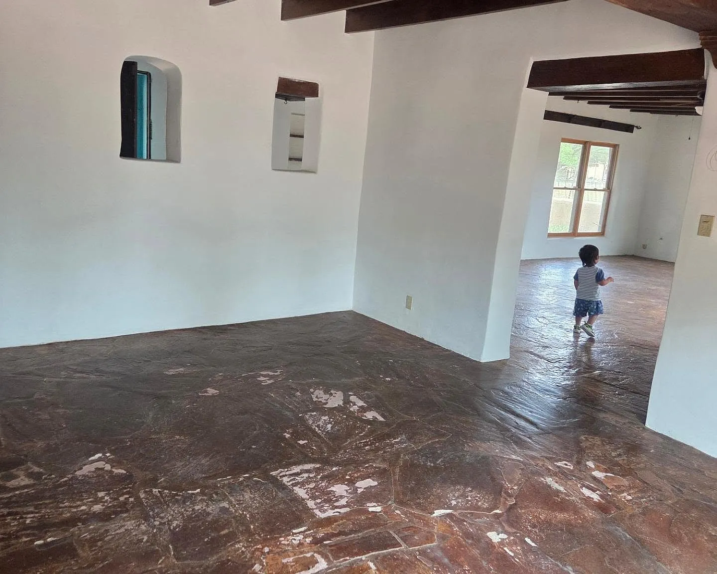3 bed, 2533 sqft, $2,300 — Photo 4