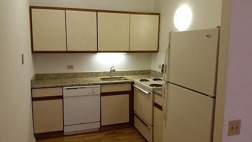 2nd image of 537 S Dearborn St APT 4A