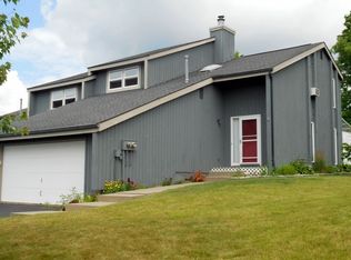 2605 Laguna Dr, Endicott, NY 13760