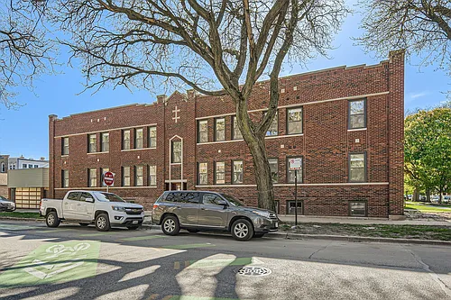 5014 N Rockwell St Photo 1