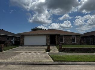 5301 E Idlewood Ct, New Orleans, LA 70128