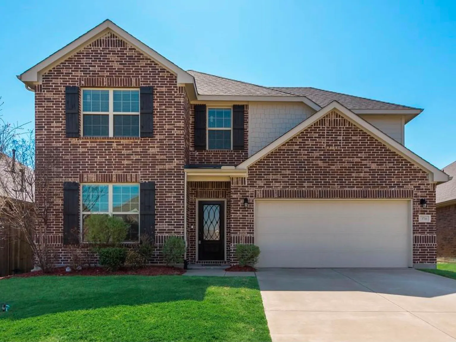 4 bed, 3.5 bath, 2850 sqft, $2,700 — Photo 1