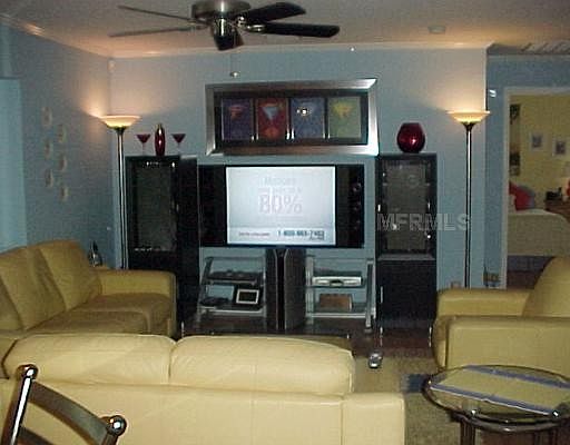 4th image of 2456 Warne St