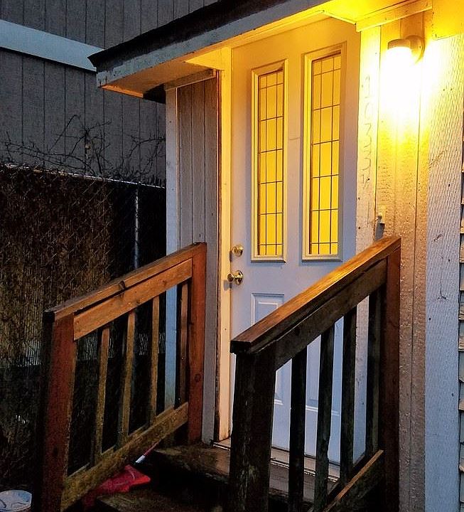 1st image of 1033 1/2 5th St