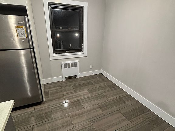 3rd image of 562 Tysens Ln #B20