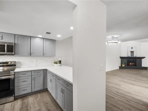 1863 Camino Verde Ln, Las Vegas, NV 89119