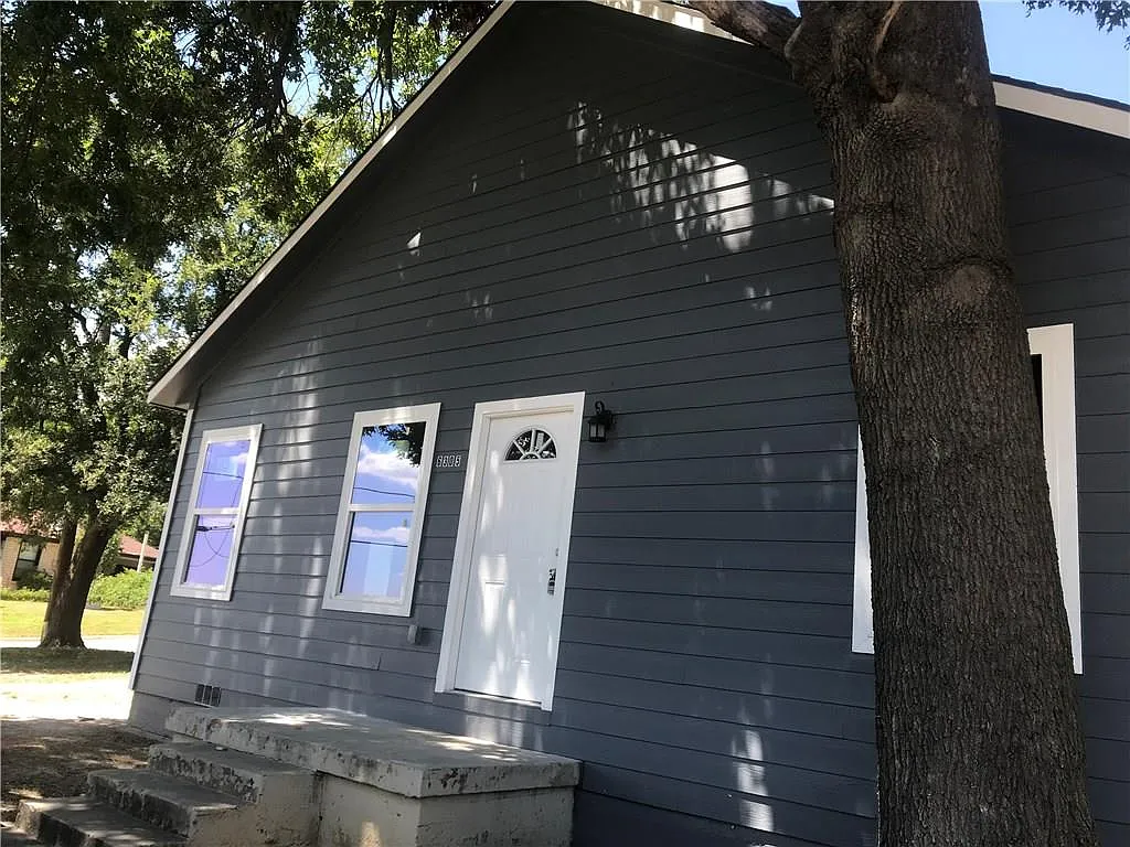 6305 Scyene Rd photo 1