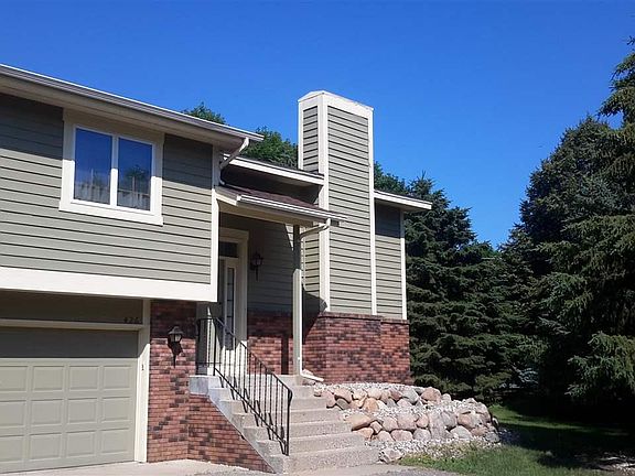2nd image of 426 Woodhaven Cir