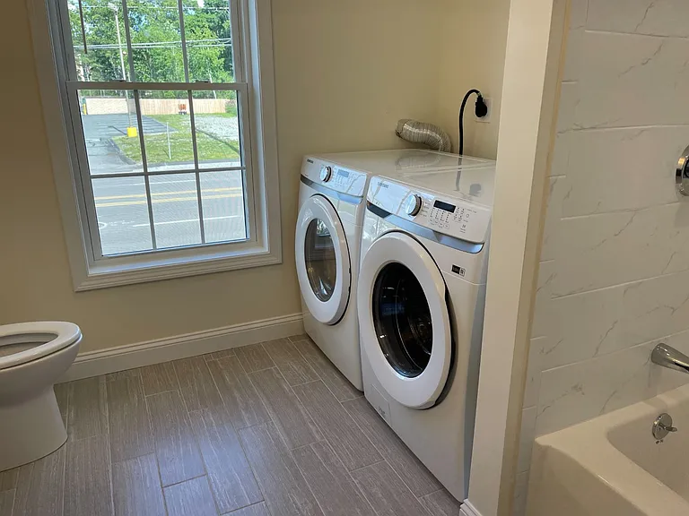 1093 Main St #3 — Photo 14
