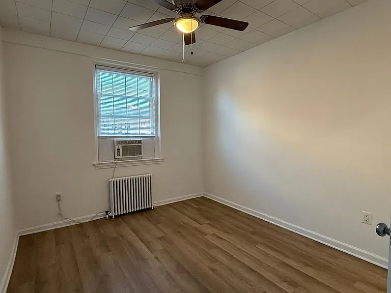 2060 N Vermont Street — Photo 6