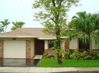 13811 Oak Ridge Dr, Davie, FL 33325