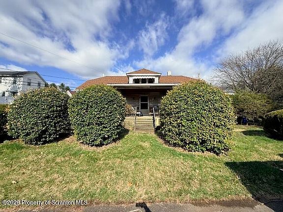 2nd image of 1149 Bennett St