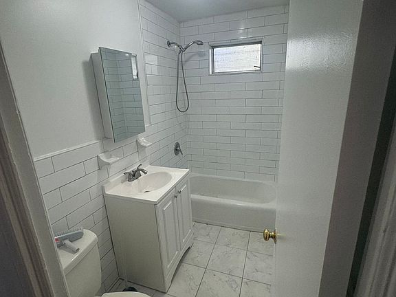 5th image of 216 N Columbus Ave #2