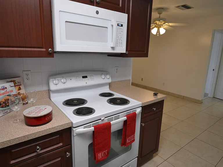 2357 White Oak Cir — Photo 18