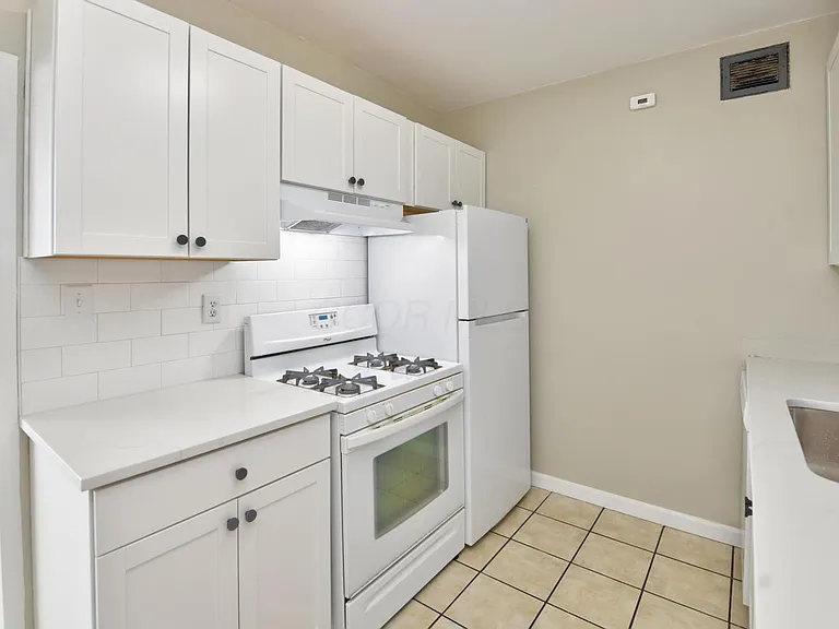 1620 E Broad St #1202 — Photo 21
