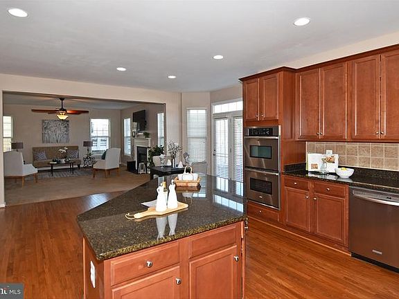 4th image of 10614 Moselle Ct