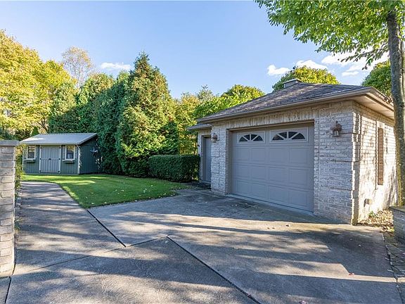 4th image of 880 Kintz Woods Dr