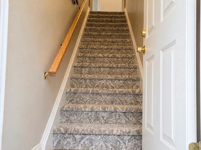 4 Carlson Ct #2 — Photo 2