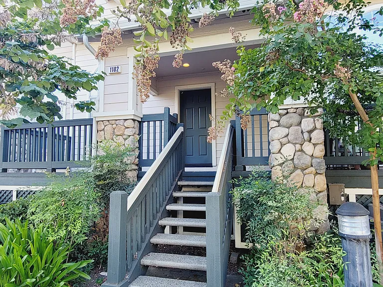 1102 Brooks Range Lndg — Photo 2