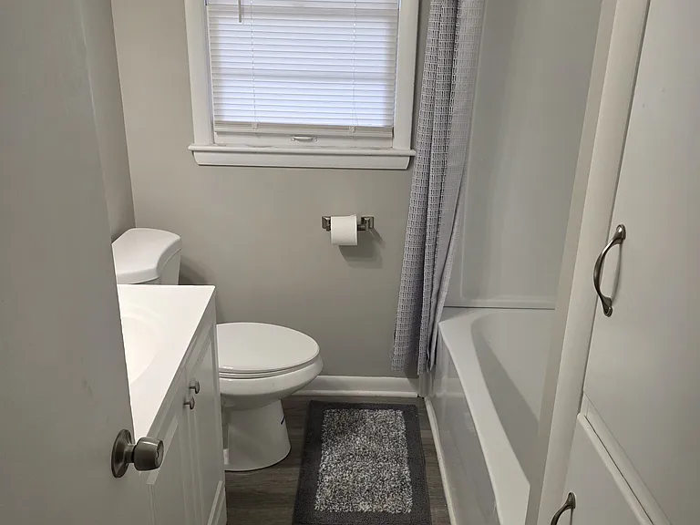 8718 Glenwood Ave — Photo 16