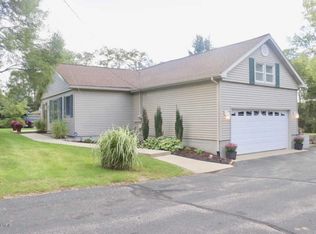 986 11 Mile Rd NE, Comstock Park, MI 49321