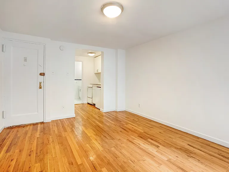 210 Sullivan St #2D — Photo 2