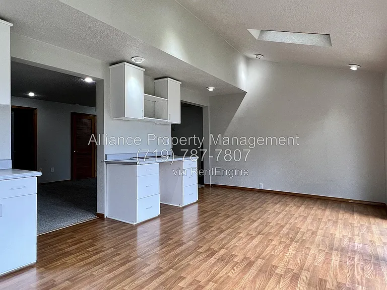6318 Galway Dr — Photo 44