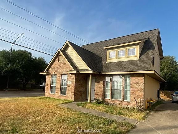 2nd image of 501 Camp Ct