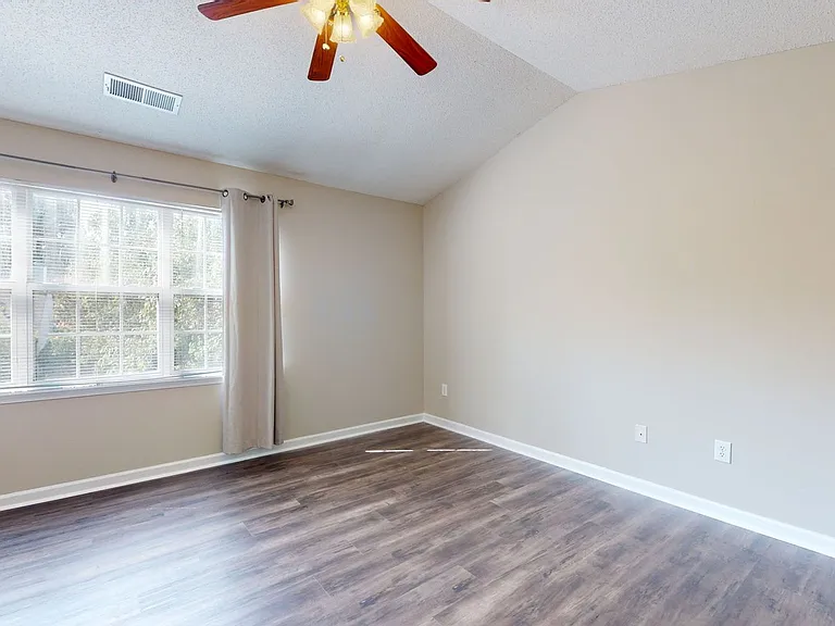 670 Emerald Cove Dr — Photo 24