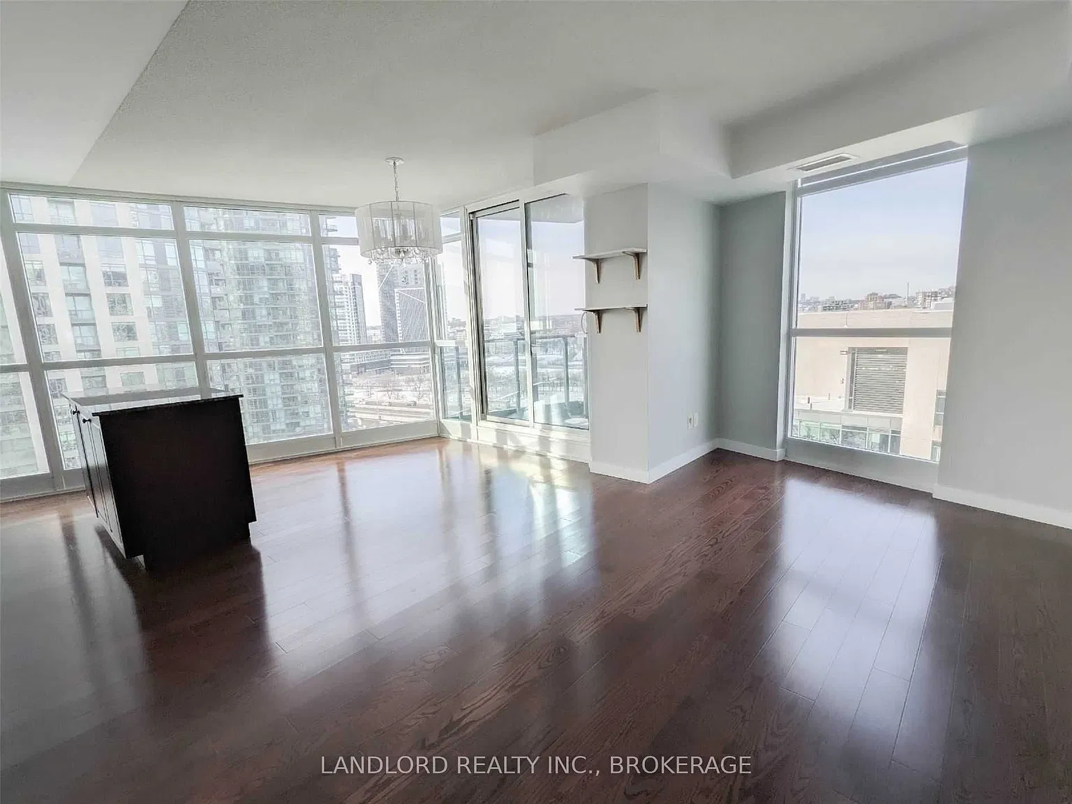 215 Fort York Blvd — Photo 3