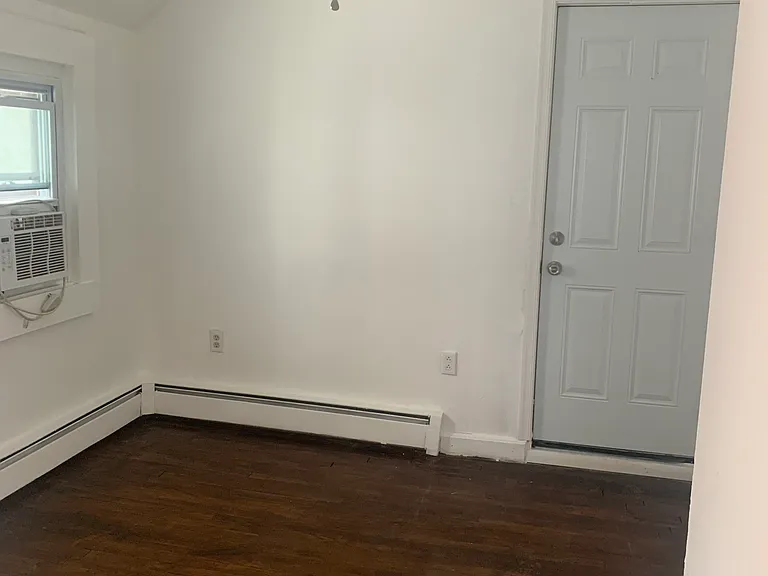 120 Spruce St #B — Photo 8
