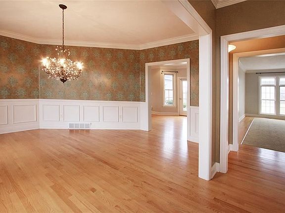 3rd image of 9102 Whistling Swan Ln