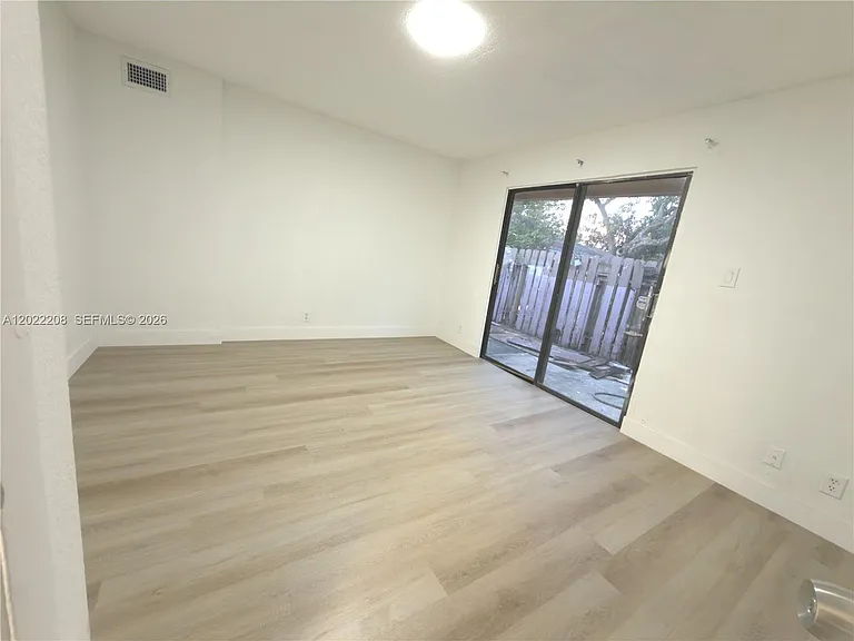 1312 NW 8th Ave — Photo 12