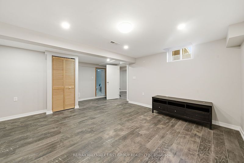 Ajax House for rent - 1 Bedroom — photo 12