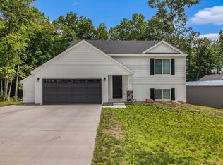 754 N River Hills Dr, Newaygo, MI