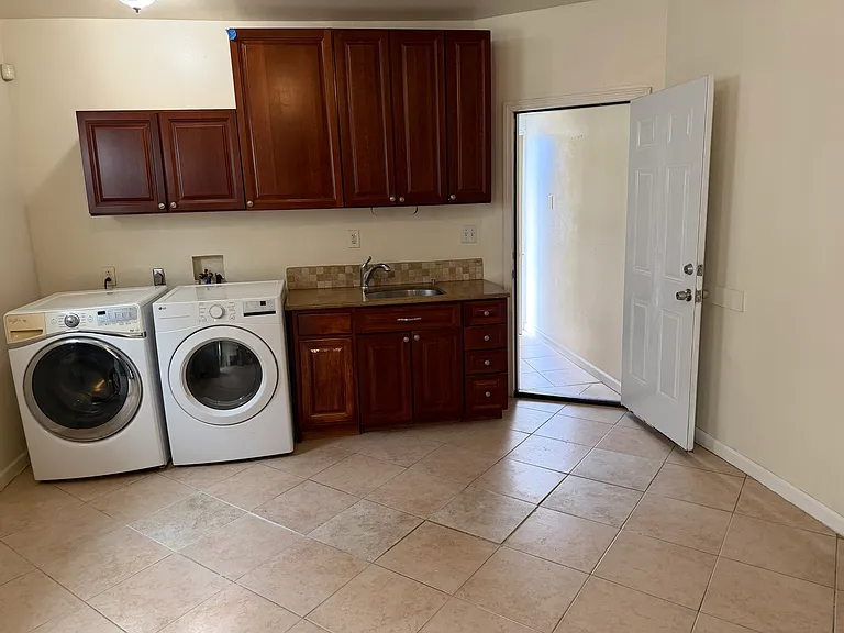 1864 North Ave #1 — Photo 8