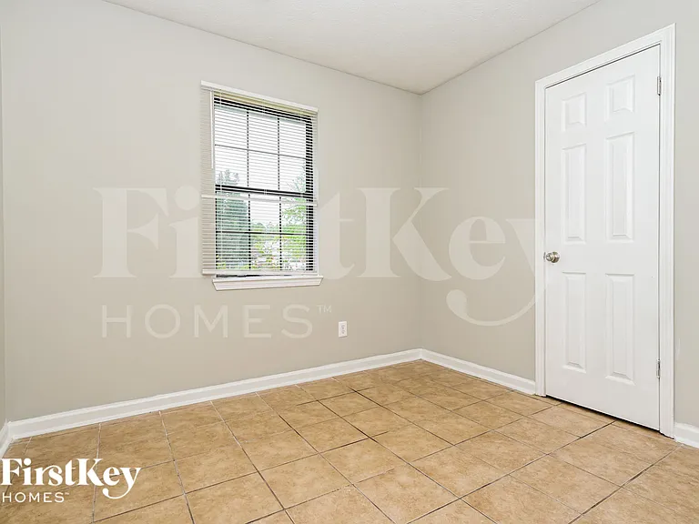 250 Hunters Trce — Photo 13