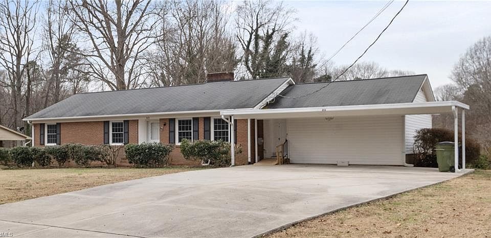 1st image of 813 Country Ln
