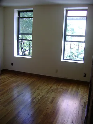 Rented by MRB | media 28
