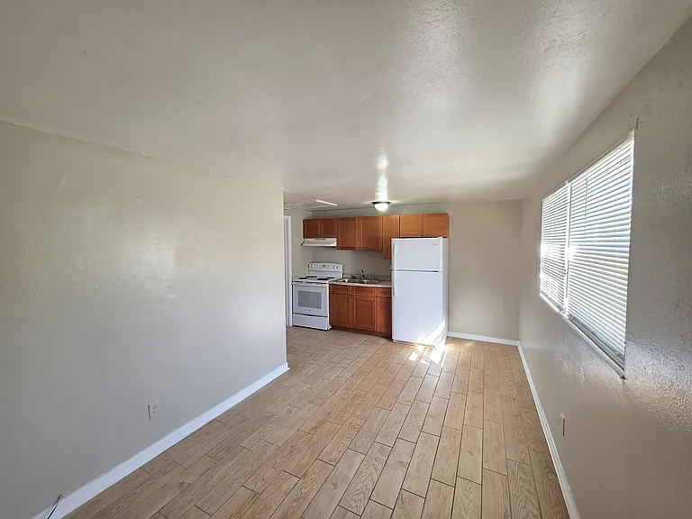 112 S Hilltop Rd #2 — Photo 8