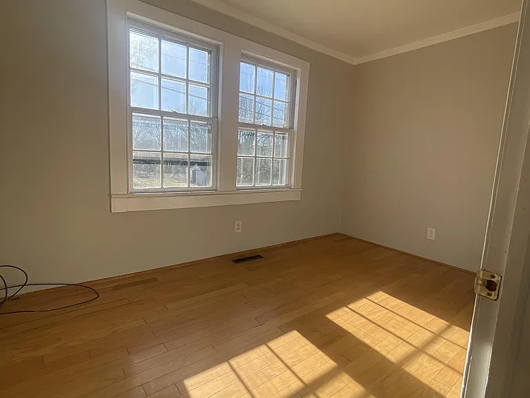 230 Jackson Ave — Photo 5
