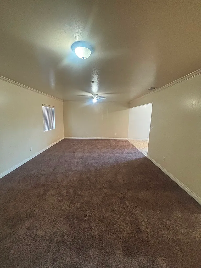 5 bed, 1805 sqft, $3,900 — Photo 2