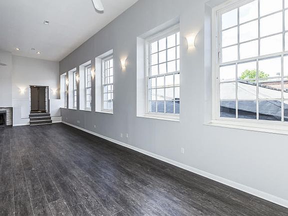 5th image of 523 N Bertrand St Unit 303