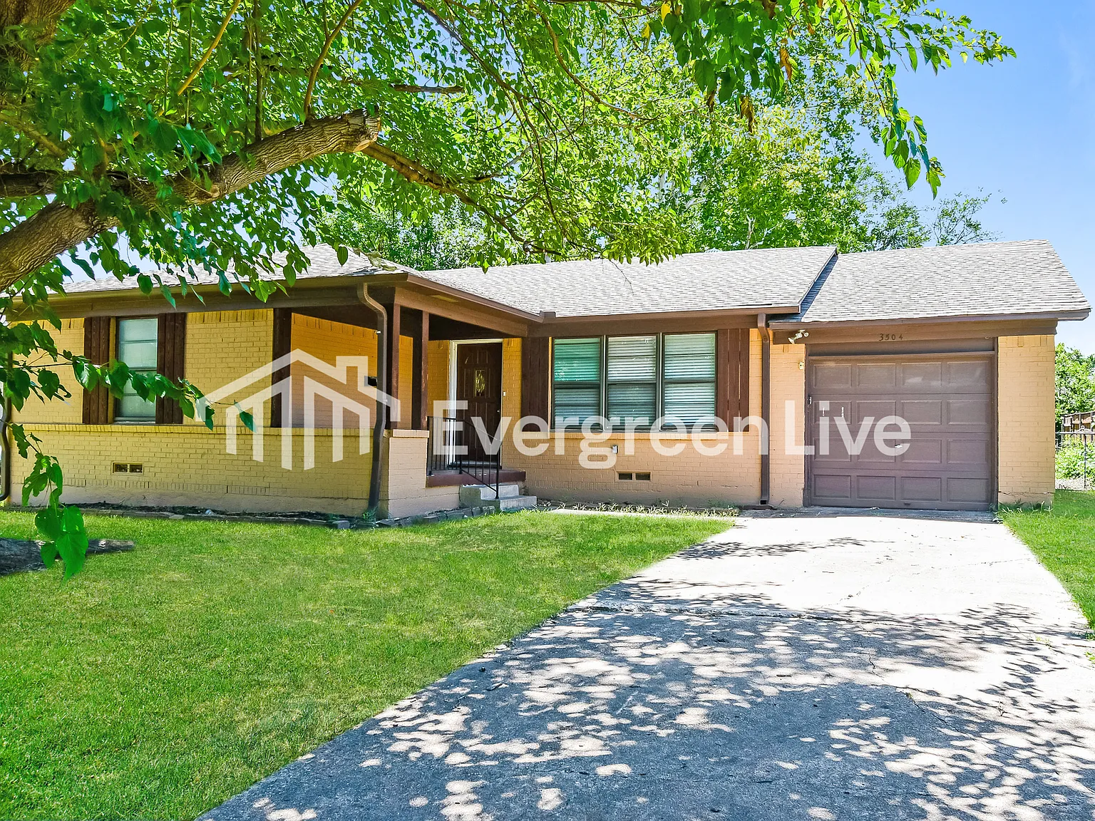 4 bed, 2.0 bath, 2188 sqft, $1,945 — Photo 1