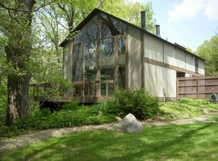2666 Parkridge Dr, Ann Arbor, MI 48103