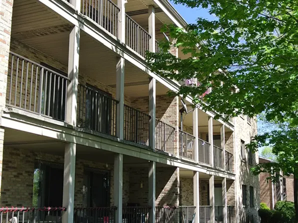 Multiple Units Available for Rent in Oak Park Manor Apartments in Lansdale, 1129 W Main St APT 204, Lansdale, PA 19446