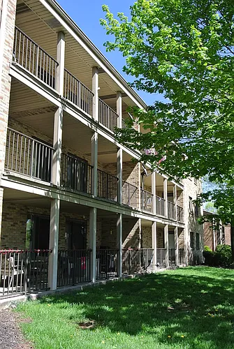 1129 W Main St Photo 1